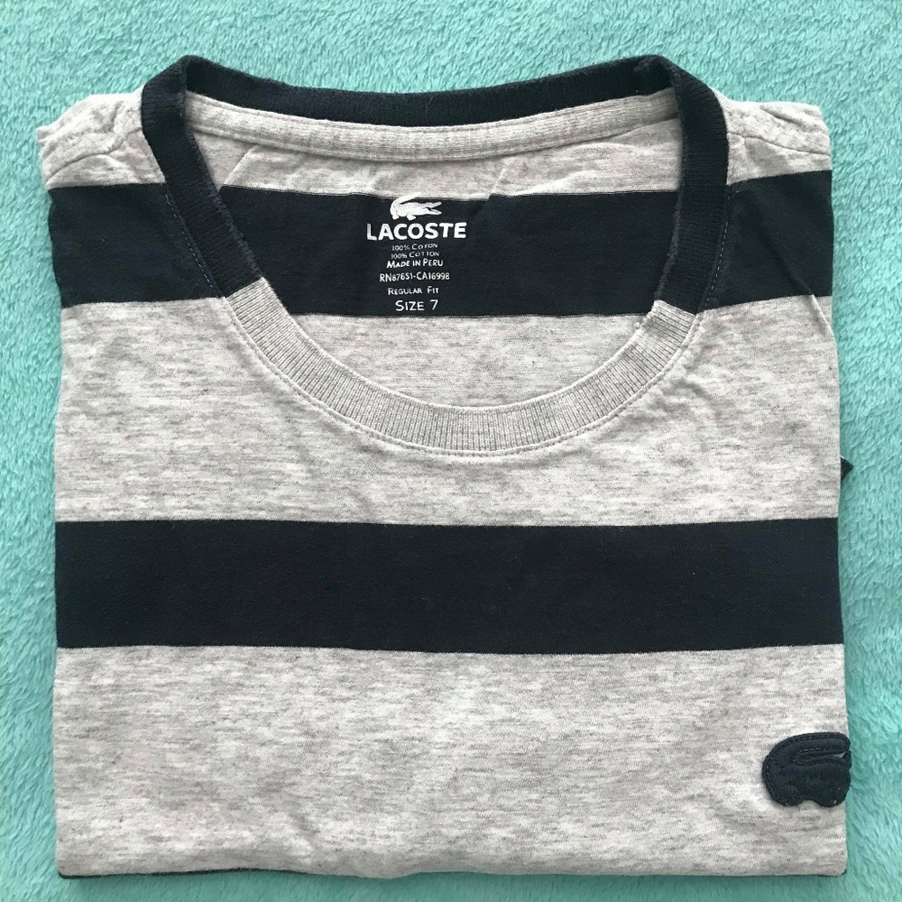 MEN'S Lacoste V-Neck Size 7 US size mens XL